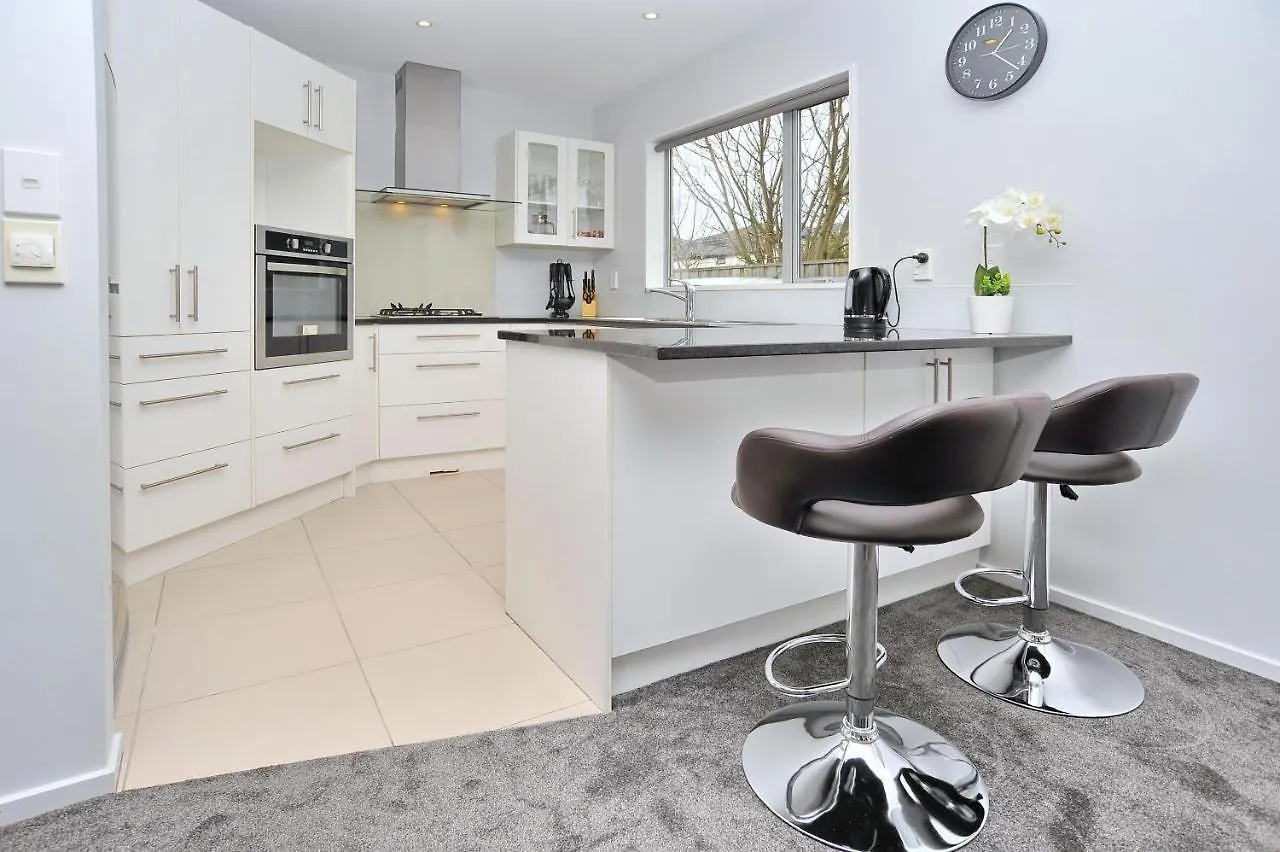 Regents 94A - Christchurch Holiday Homes